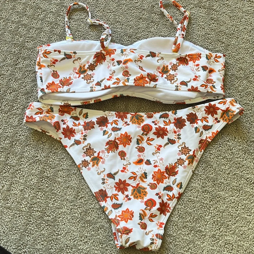 Bikini - Picture 5 of 5